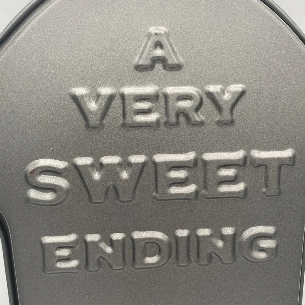 Halloween tombstone. “ A Very Sweet Ending” nonstick cake pan 14x10” Bradshaw